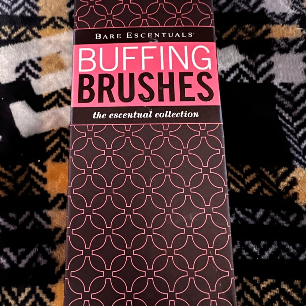 Brand new- Bare Escentual brushes in a case.